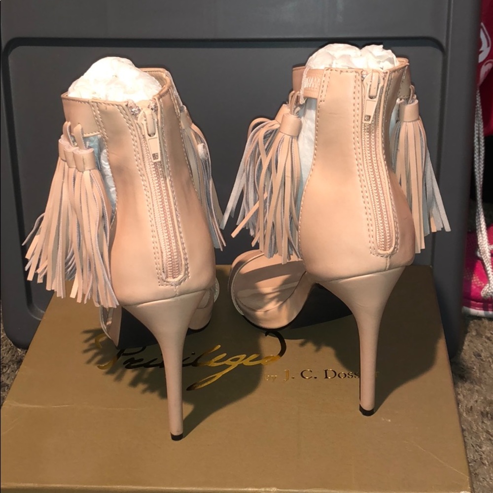 Heels - Picture 2 of 7